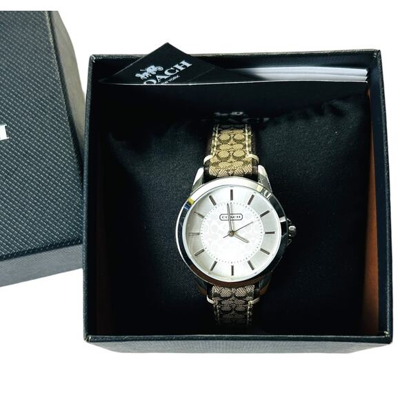 Coach Womens Watch Classic Signature 2019 Silver Toned Face Original Box READ - Picture 2 of 13